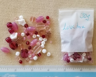 5 färgblandningar, 30-48 gram styck, Rea, Destash-pärlor, Blandat parti tjeckiska glaspärlor, Blå/Gröna, Persika, Tranbär/Rosa, Jade, Pärlor