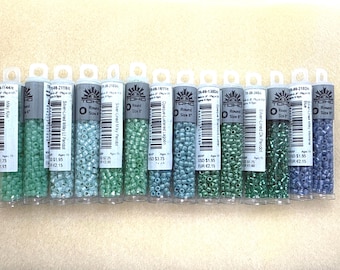 Cuentas de semillas TOHO 8/0: Verdes lechosos con revestimiento de plata, 3 mm (350 cuentas, 8 g aprox.)