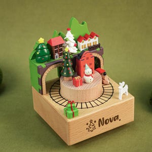 Hölzerne Weihnachtszug-Spieluhr, personalisierte Weihnachtsspieluhr, Benutzerdefinierte Namensspieluhr, Automata-Spieluhr, Weihnachtsgeschenke, Weihnachtsdekor