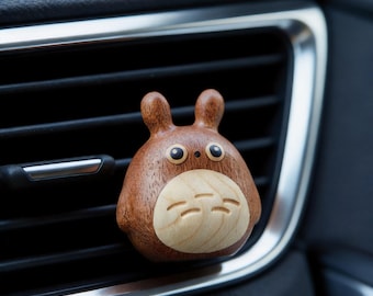 Diffusore per auto con clip in legno, ispirato a Totoro, realizzato a mano, deodorante per ambienti a tema Totoro, deodorante per ambienti con oli essenziali, regalo per gli amanti di Totoro