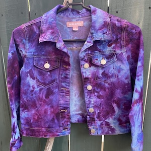 Ice Tie Dye Paars en Blauw Spijkerjack meisjes maat small 7/8 super schattig!!