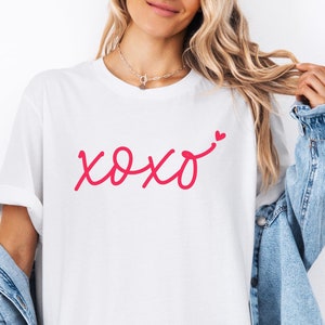 XOXO Shirt, Xoxo Valentines Day, Cute Valentine Shirt, Valentines Day Gift, Love Shirt, Couple Shirt, Valentine T Shirt, Gift for Valentines
