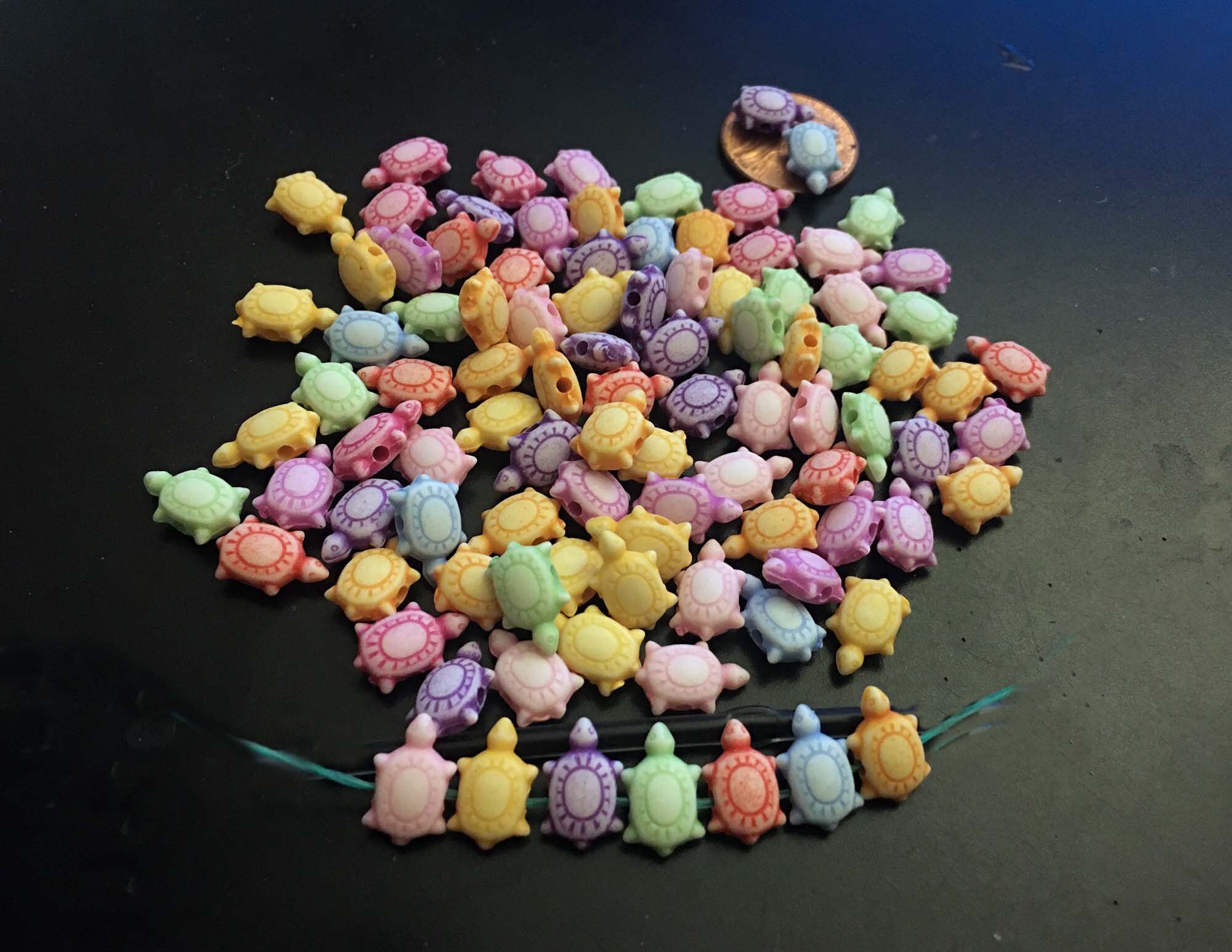 400 Pieces Random Mixed Turtle Tortoise Acrylic Beads For Jewelry Making - BB678