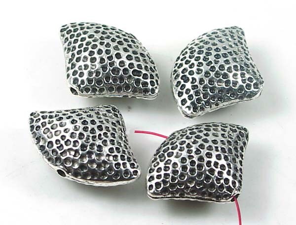 21x28mm Antique Silver Pewter Large Sea Shell Puff Beads (4 pc) (p121)