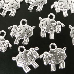Sheep Charms Antique Silver Pewter Lamb Pendants 15mm (p440)