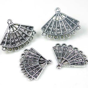 4 Antique Silver Pewter Chandelier Filigree Earring / Pendant Charm Connector (p072)