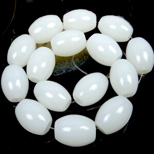 14x10mm Opaque White Glass Onyx Barrel Beads (15)  (e7881)