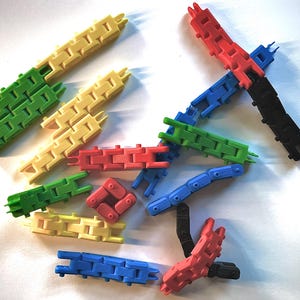 Builders Links - 3D Printed Flexible Building Toy | Creative Desk Toy | Fidget Accessory | Modular Construction Set for Stress Relief & Play
