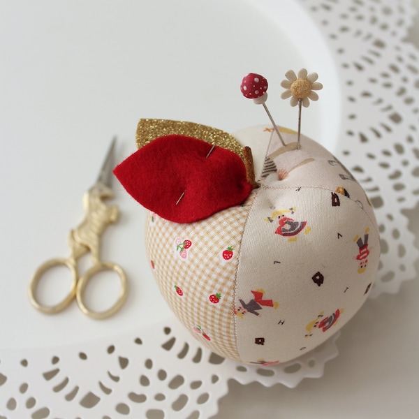 PDF: Apple Pincushion Pattern - PDF Download - sewing pattern - sewing notion