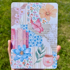 Spring Kindle Insert/ Book Lovers/ E-reader/ bookish/ card stock/ books/ 11th generation / Book gift/ kindle gift / Cottage Core