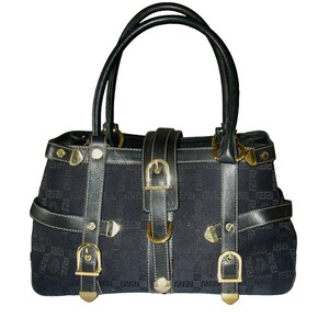 Versace Medusa Kopf Satin Canvas Monogram und Leder Gürtel Bondage Handtasche. Jahrgang 2015. Seltene Tasche. Selten Gebraucht. Exzellenter Zustand.