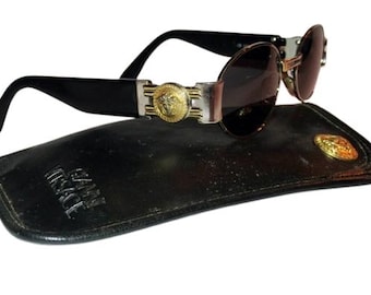 Gianni Versace Vintage 1990s Sunglasses. Model S71. Rare S Series. In Excellent Condition. Sold With Original Medusa Head Soft Case