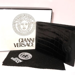 Gianni Versace Medusa Head Exotic Skin Embossed Black Leather Wallet. Rare Vintage 1990s. Never Used. Original Box. In Perfect Condition.