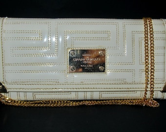 Gianni Versace Couture Via Gesu Cream Patent Leather Gold Stitched Shoulder Clutch Bag. . Vintage 2010. Never Used. Excellent Condition.