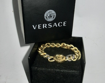 Versace Medusa Chain Bracelet. Large Size. 2024 Collection. Retails at 995 Dollars. Rarely Worn. Excellent Conditon.Boxed.