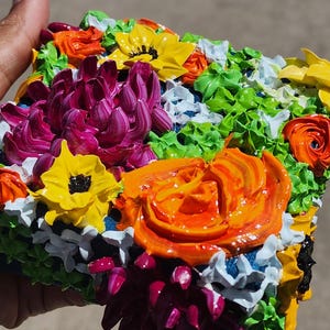 Pintura floral acrílica texturizada: ramo 3D sobre lienzo en miniatura