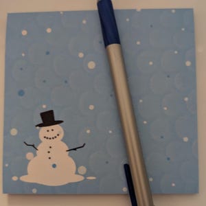 Bloc de notas con forma de muñeco de nieve invernal, bloc de notas Post-it® adorable para Navidad, bloc de notas adhesivas navideñas, papelería navideña para la oficina, regalo para rellenar calcetines navideños