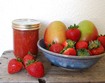 Strawberry Mango Jam 8 oz half pint Hostess Gift Farmers Market Food wedding favors