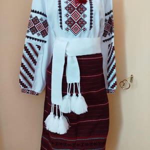 Woven belt with kutasiks and bumbonchiki White belt Handmade Hutsul belt width 7.5 cm(2.9 inches) Ukrainian belt from Carpathians Length 3 m