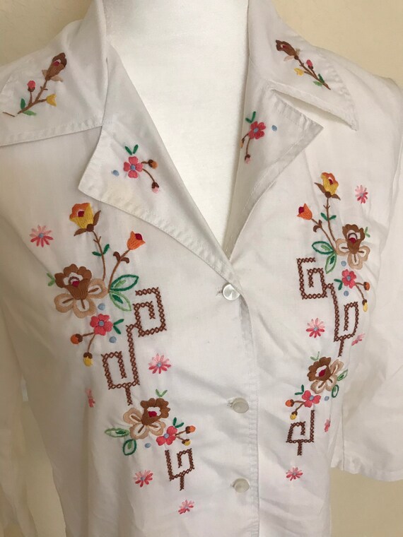 Retro Hippie Embroidered Floral Daffodil Blouse - image 3