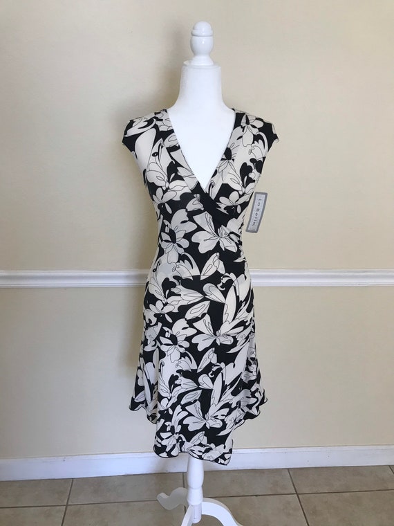 Sexy Vintage Floral Black & White La Belle Dress - image 5