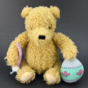 Gund Classic Pooh - Etsy Canada