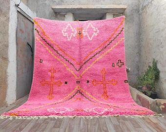 Handgemaakt roze wollen vloerkleed Beni Ourain: Marokkaans berber geweven tribal design