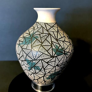 Trini Silveira - Mata Ortiz Pottery. Olla Blanca