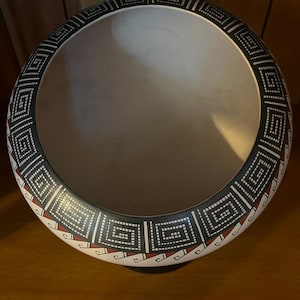 Lila Silveira- Mata Ortiz Aardewerk, Pieza Blanca
