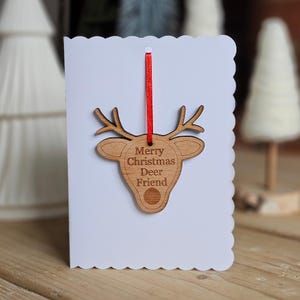 Carte de décoration à suspendre Joyeux Noël, un ami chevreuil
