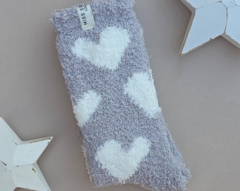 Calzini soffici a forma di cuore in grigio - Regali di compleanno, regali per la festa della mamma, regali di anniversario, regali di San Valentino