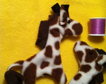 Giraffe finger puppet