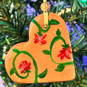 Hartvormig handgemaakt terracotta kerstornament