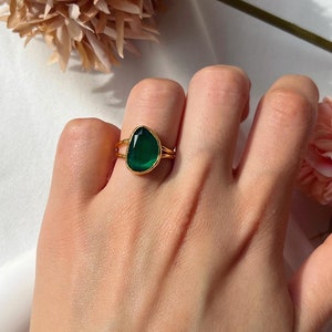 Dark Green Gemstone Ring, Green Stone Adjustable Ring, Emerald Quartz Crystals Ring, Vintage Gold Ring, Simple Statement Ring, Gİft for Her