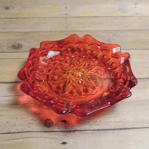 Vintage L.E. Smith Moon and Stars Amberina Glass Ashtray - Large 8.5" Mid Century Modern Ruby Red to Orange Cadmium Art Glass Cigar Tray