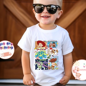 Puede incluir: Una taza de cer&aacute;mica blanca con un asa negra y el texto "But First, Coffee" en negrita negra. La taza est&aacute; sobre una superficie de madera. La taza mide aproximadamente 10 cm de alto.