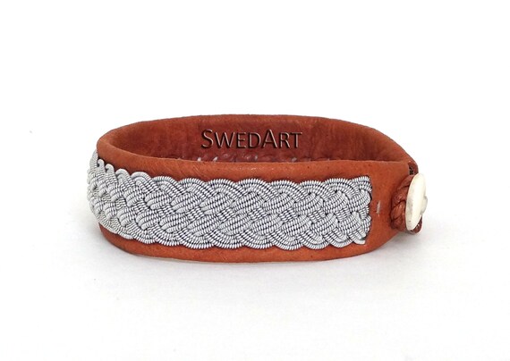 SwedArt B67 XS Botnia Reindeer Bracelet in Martha Stewart Living, Antler Button, Exclusive Hand Tanned Leather