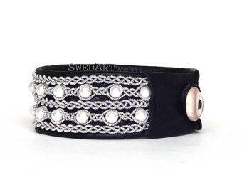 SwedArt B90 LARGE Reduced, Victoria Swedish Sami Leather Bracelet with Pearls-Pewter/Silver Braid-Antler Button Black