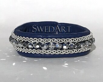 SwedArt B186 XXS Reduced, Scandi Sami Reindeer Lapland Bracelet with Swarovski Silver Crystals, Shiny Pewter Button, Navy Blue