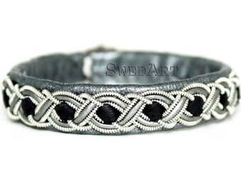 SwedArt B79 Magpie XXS Sami Lapland Leather Bracelet Antler Button Pearl Grey and Black