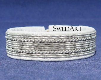 SwedArt B33 LARGE Ume Sami Leather Bracelet with Reindeer Antler Button White