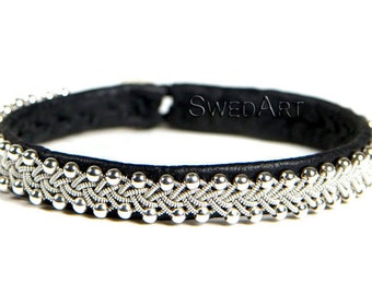 SwedArt B22 XXS Reduced, Glacier Lapland Reindeer Leather Bracelet w Antler Button and Sterling Silver Beads Black