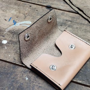 Tarjetero de cuero personalizado, billetera de cuero marrón, billetera minimalista, billetera de cuero con tarjetero, billetera de cuero pequeña, billetera para hombre con tarjetero.