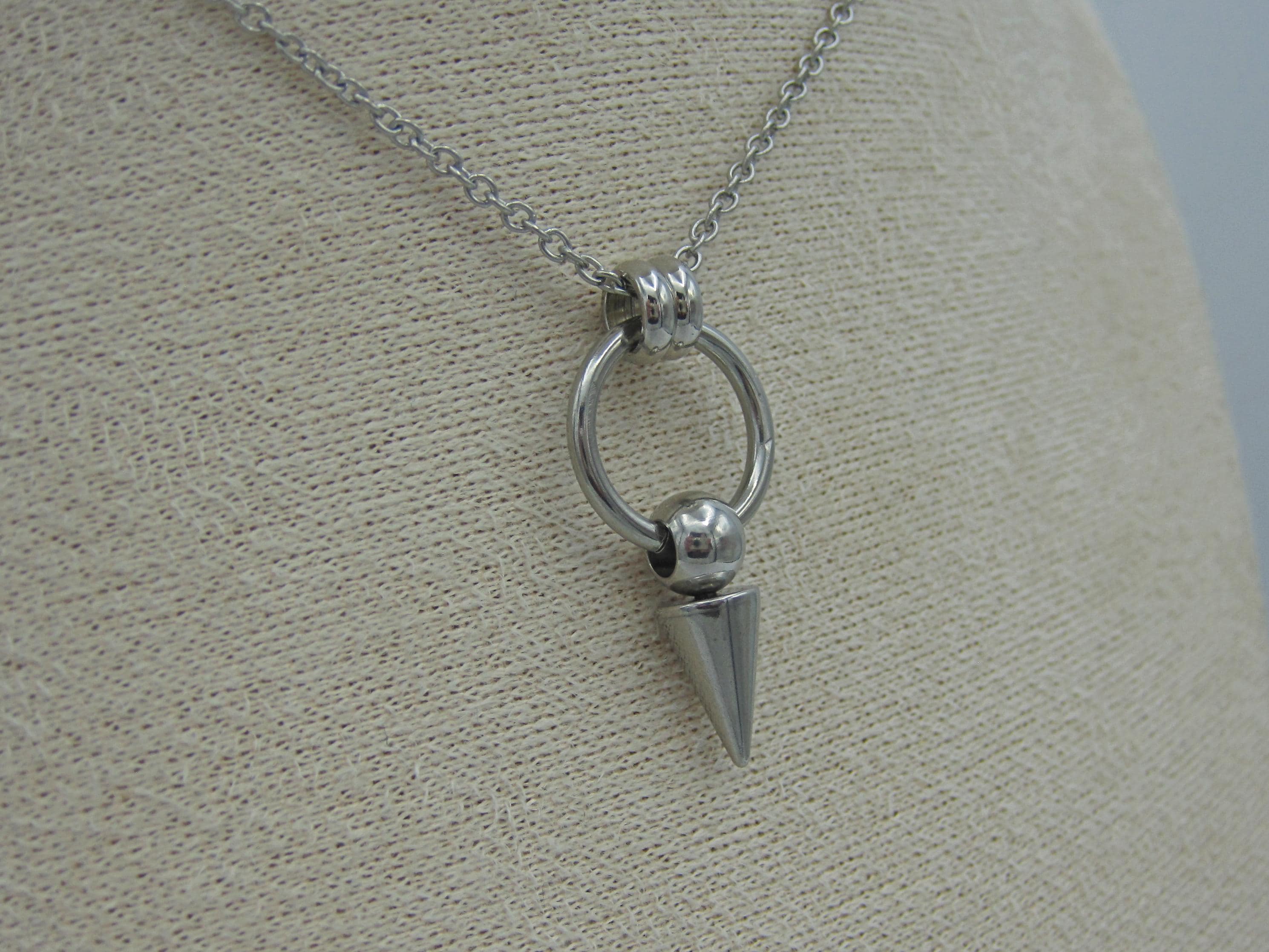 O Ring Necklace With Spike - Etsy