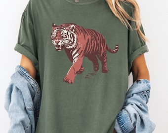 Vintage Distressed Tiger Shirt, Comfort Colors Retro Tiger T-Shirt, 90s Aesthetic Streetwear, Trendy Grunge Indie Boho Shirt