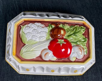 Vintage Handpainted Ceramic Vegetable Wall Mold: Gailstyn-Sutton Bassano Style