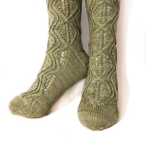 Knitting Pattern Petal Socks image 1