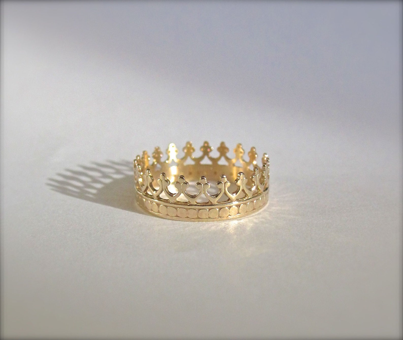термонаклейка корона золото. брошь корона винтаж. брошь в виде короны. брошь корона.