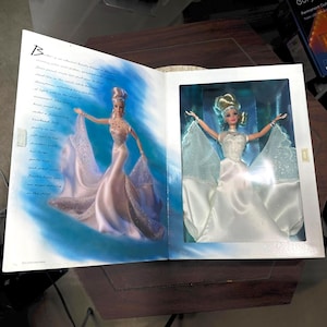 NIB 1995 STARLIGHT DANCE Barbie Doll Classique Collection 5th in Series #15461