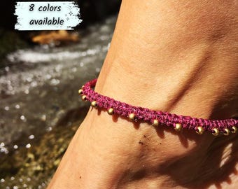Tobillera Boho de Macramé con Bolitas de Latón – Joyería Ajustable Hippie
